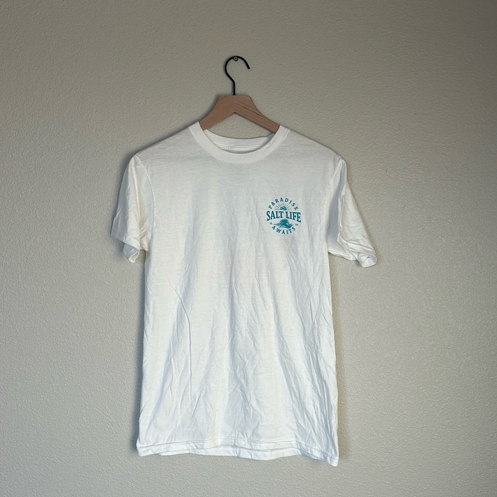 Women’s small Salt Life tee